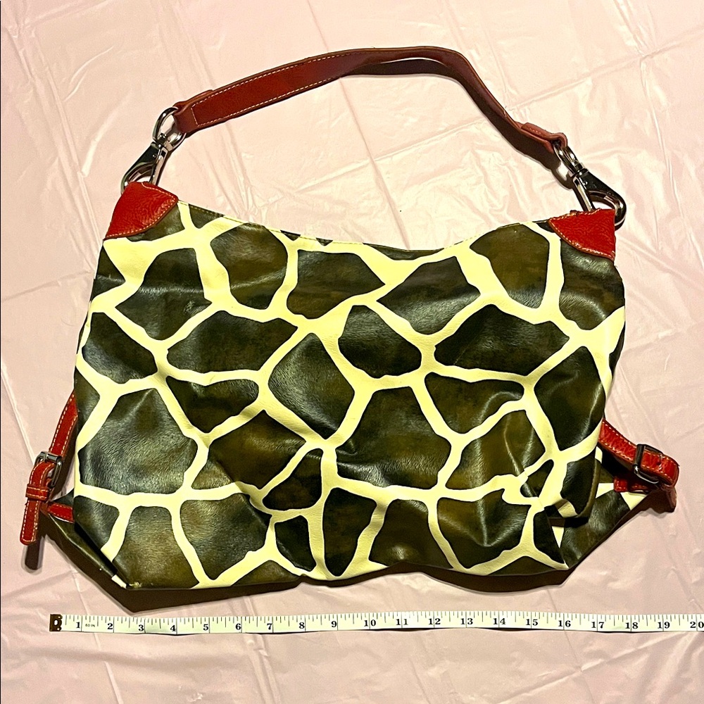 Stylish Red and Green Giraffe Print Women's Bag